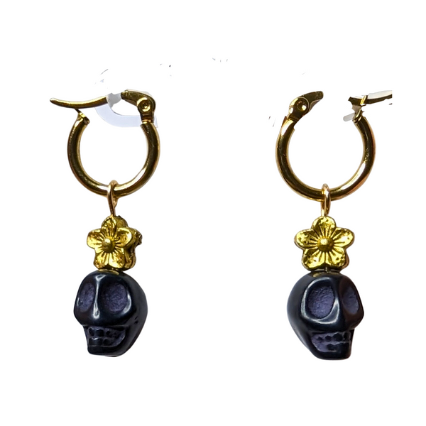 Calaka Earrings in Black